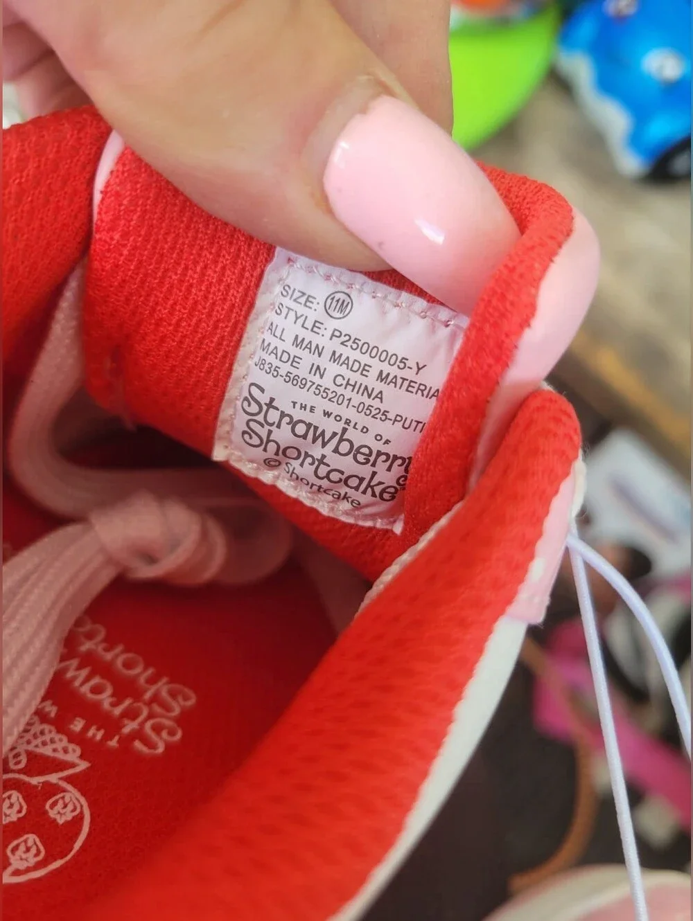 STRAWBERRY SHORTCAKE SZ 11C NWT WHITE PINK STRAWBERRY  SHORTCAKE sneakers